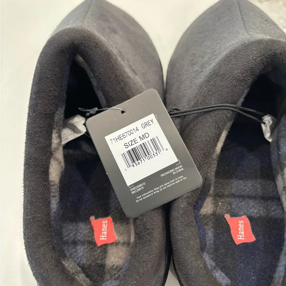 NWT Hanes Men's Black Memory Foam Slippers‎